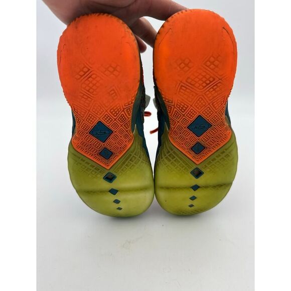 Nike LeBron XVIII 18 GS We Are Family CW2760-300 Youth Size 3.5Y - Picture 4 of 8